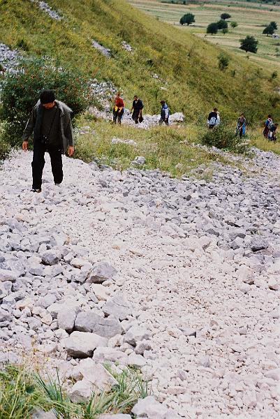 Erdély_2004_2.JPG - út a kőfolyáson át.